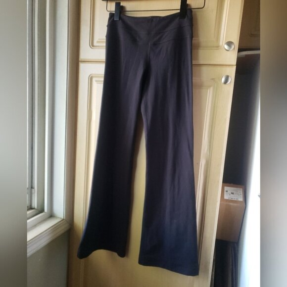 Lululemon Athleti a Bla k Flare Pants - Picture 3 of 7